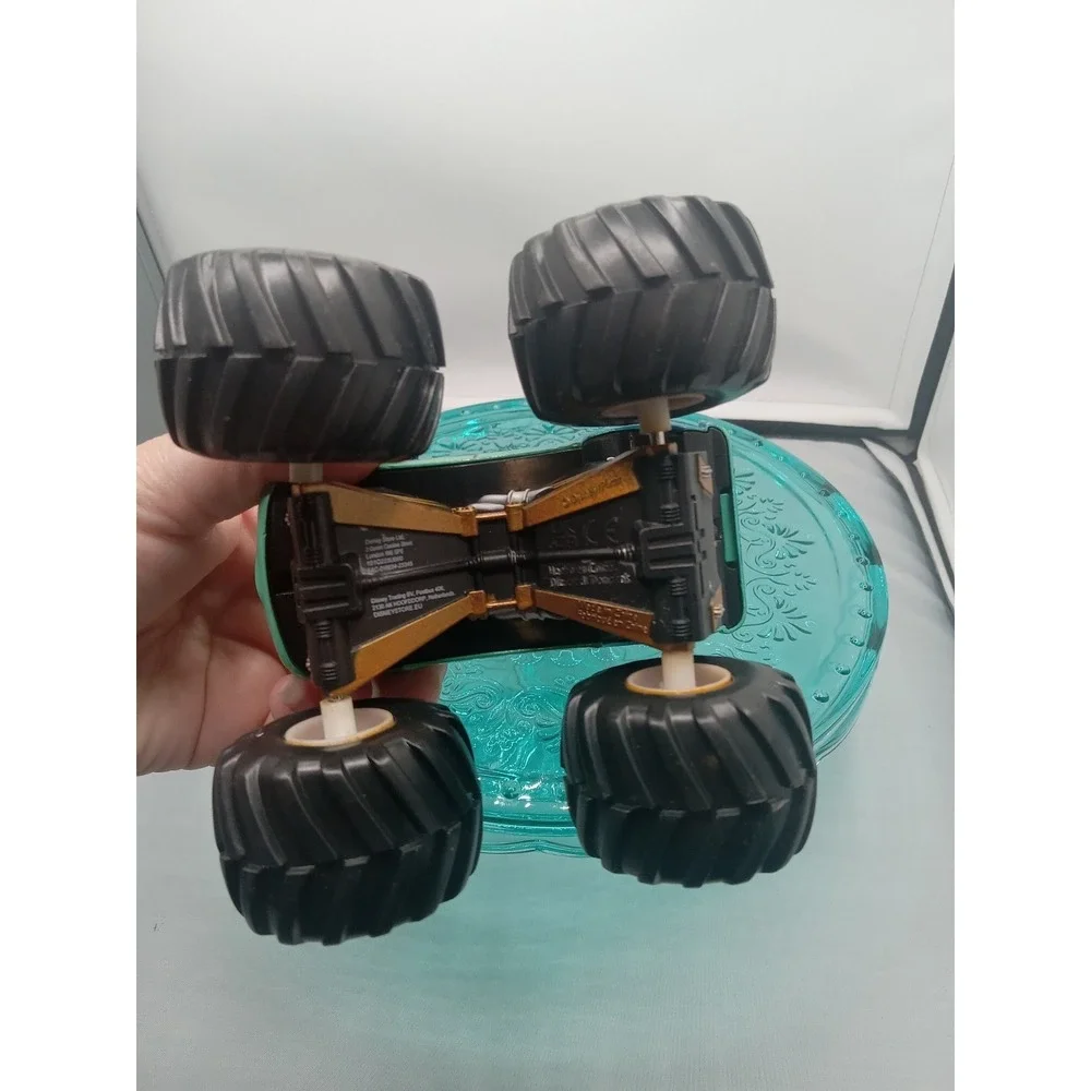 Disney Store Pixar Cars On The Road Ivy‎ Exlusive 1:43 Diecast Monster Truck
